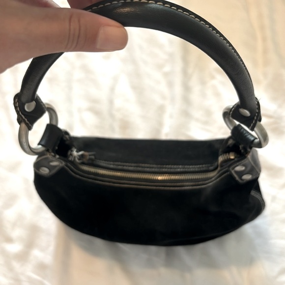 ⭐️ Beautiful Vintage Croissant Cow Leather Purse from GAP - Picture 8 of 9